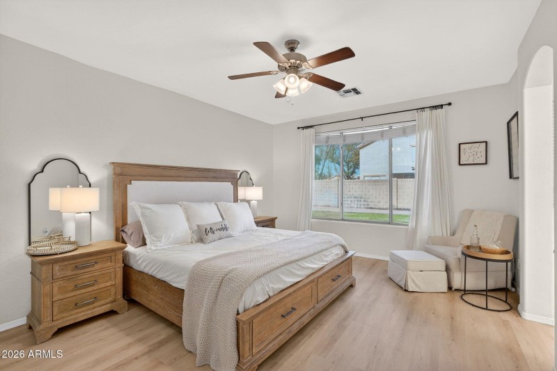 12-web-or-mls-09-E Lark Ct