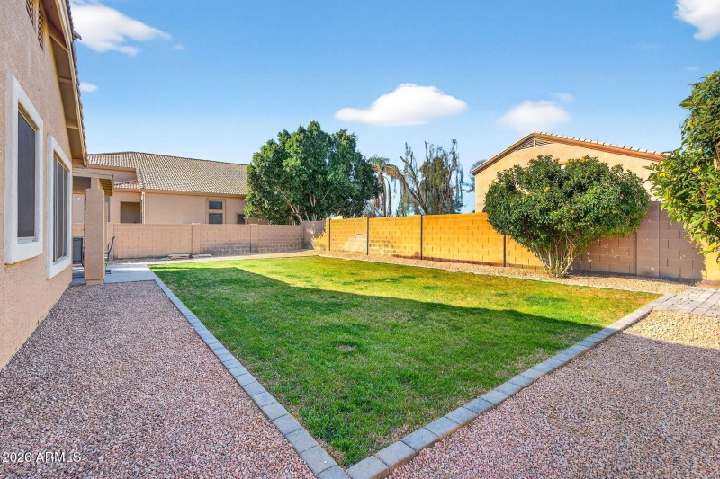 29-web-or-mls-29-E Lark Ct