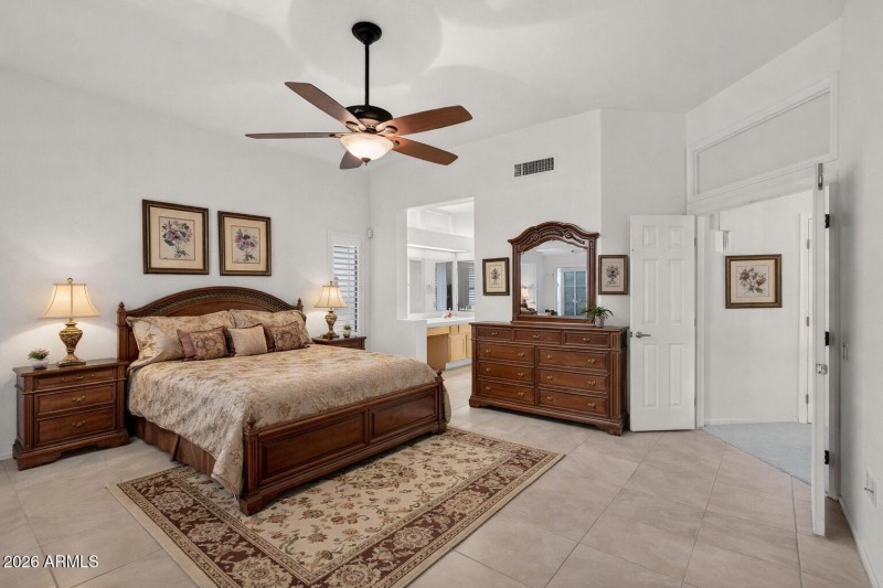 Primary- VIRTUALLY STAGED