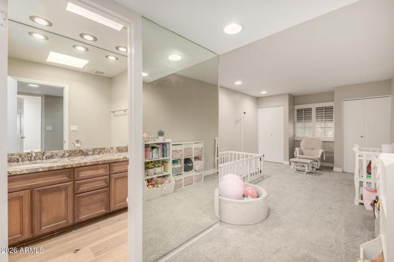 Upstairs Bedroom with en-suite Bathroom
