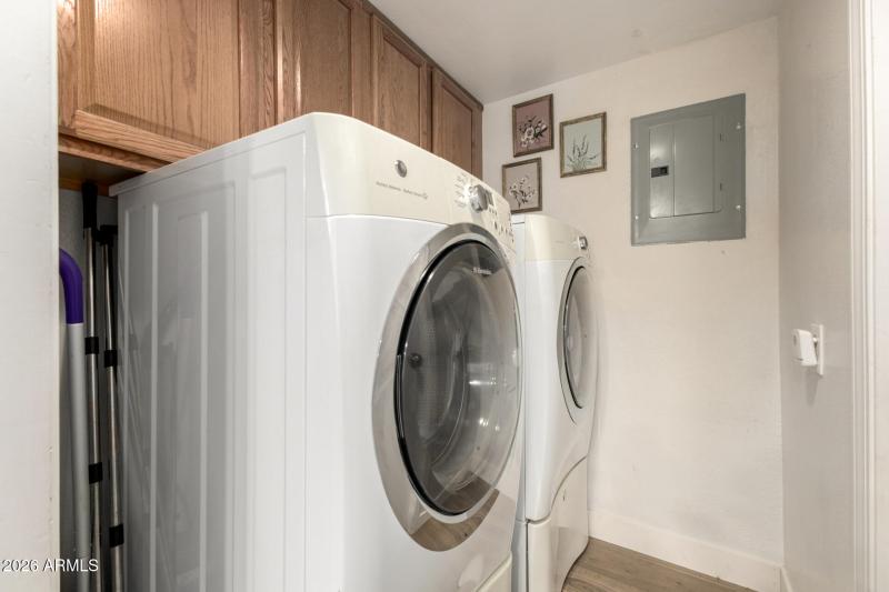 Washer & Dryer Stay