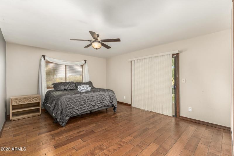 5022 E Calle De Los Flores