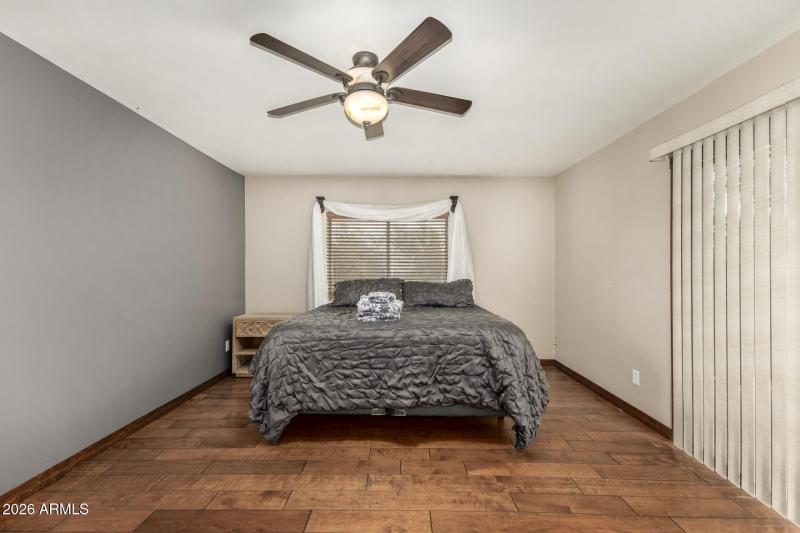 5022 E Calle De Los Flores