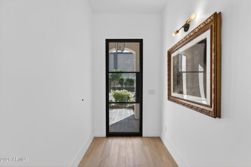 004_7-web-or-mls-05-e_natalie_way_947