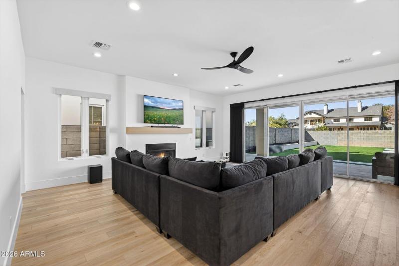 018_9-web-or-mls-11-e_natalie_way_18