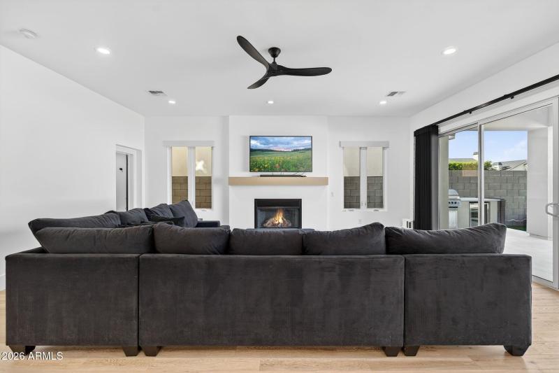 020_11-web-or-mls-12-e_natalie_way_197