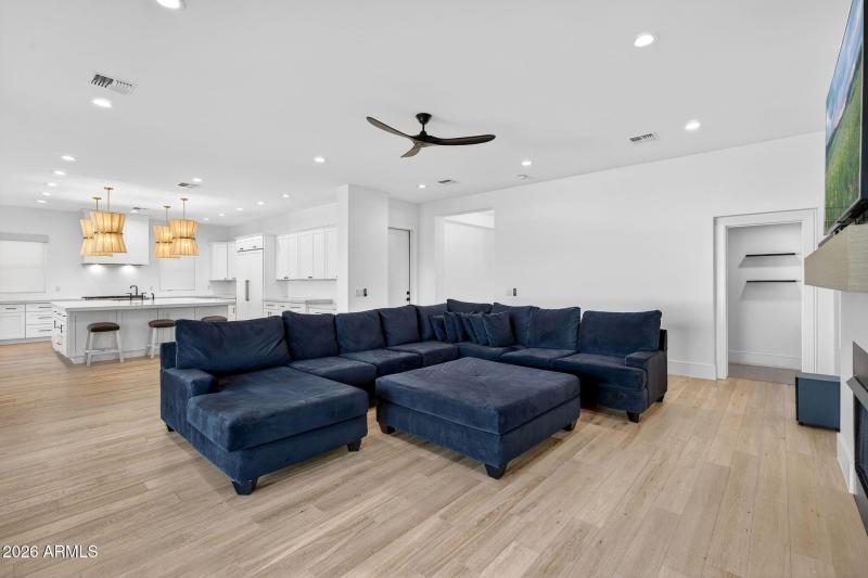 022_13-web-or-mls-18-e_natalie_way_602