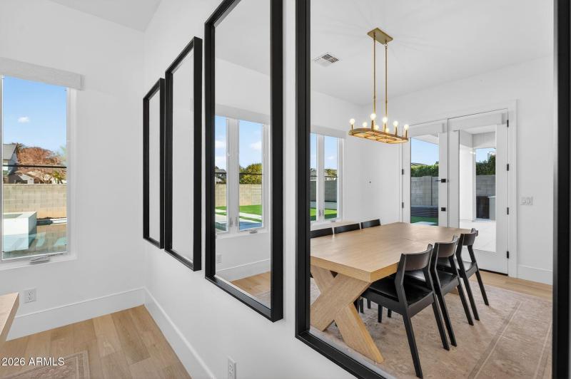 027_30-web-or-mls-33-e_natalie_way_507