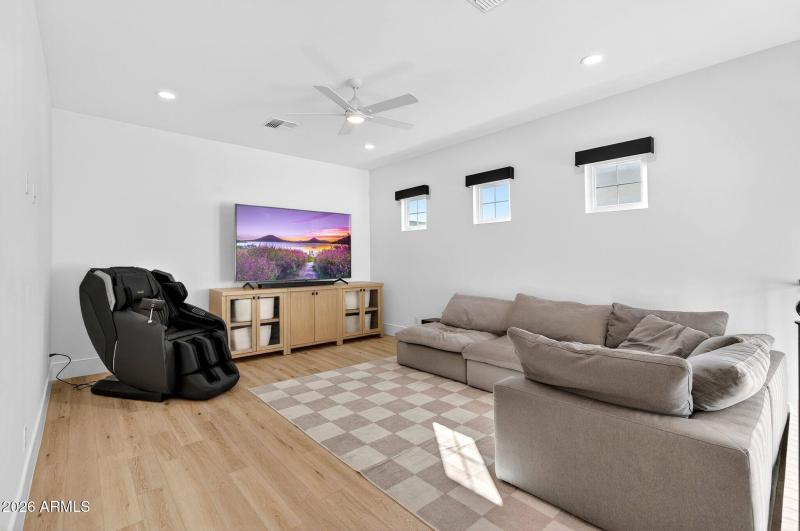 033_36-web-or-mls-38-e_natalie_way_72