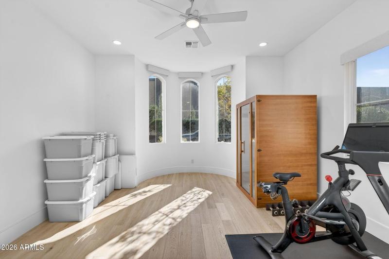 035_38-web-or-mls-07-e_natalie_way_566