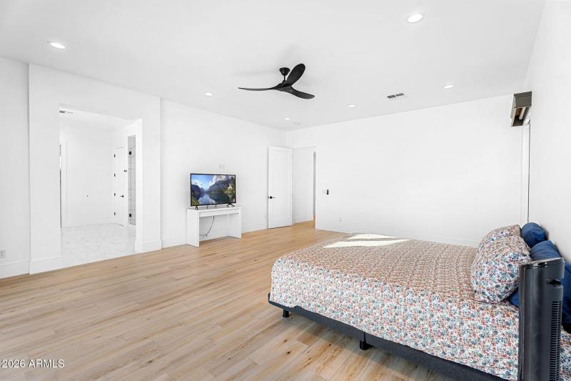 038_41-web-or-mls-41-e_natalie_way_561