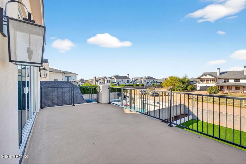 044_47-web-or-mls-47-e_natalie_way_794