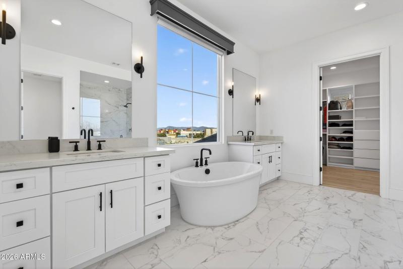 048_51-web-or-mls-50-e_natalie_way_741