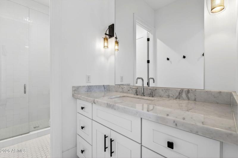 058_63-web-or-mls-65-e_natalie_way_992