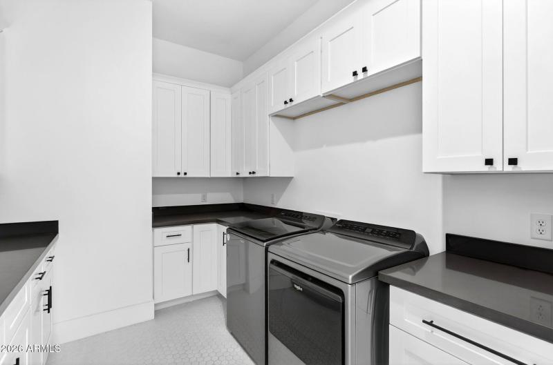 062_68-web-or-mls-57-e_natalie_way_718