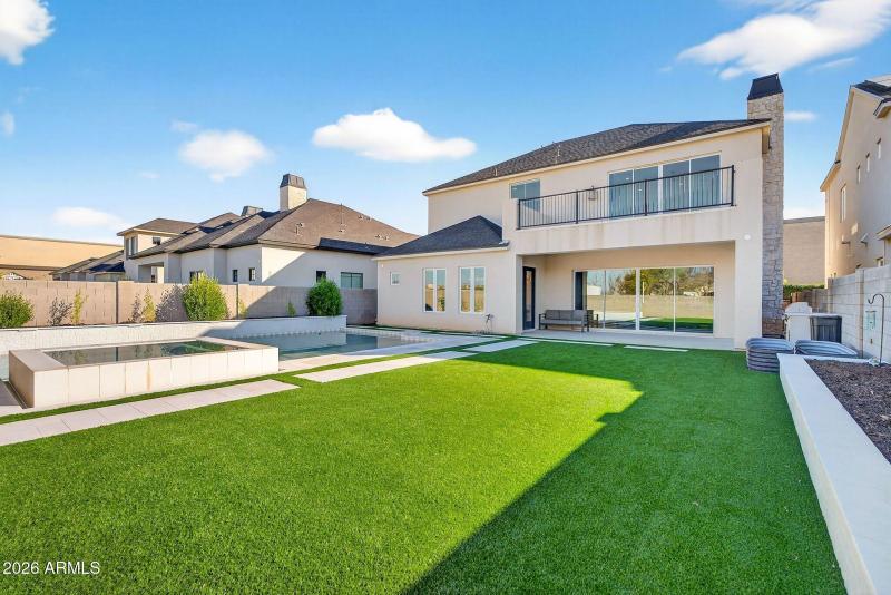 068_78-web-or-mls-68-e_natalie_way_901