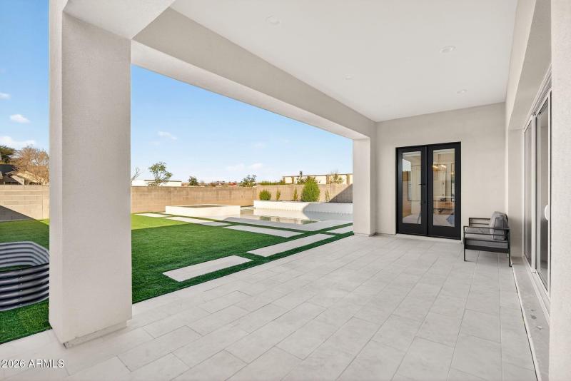 073_85-web-or-mls-71-e_natalie_way_744