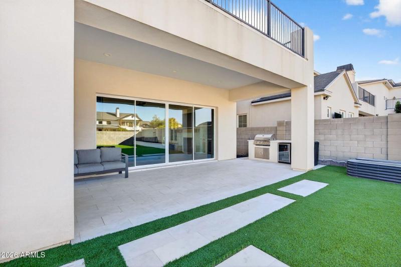 075_87-web-or-mls-74-e_natalie_way_614