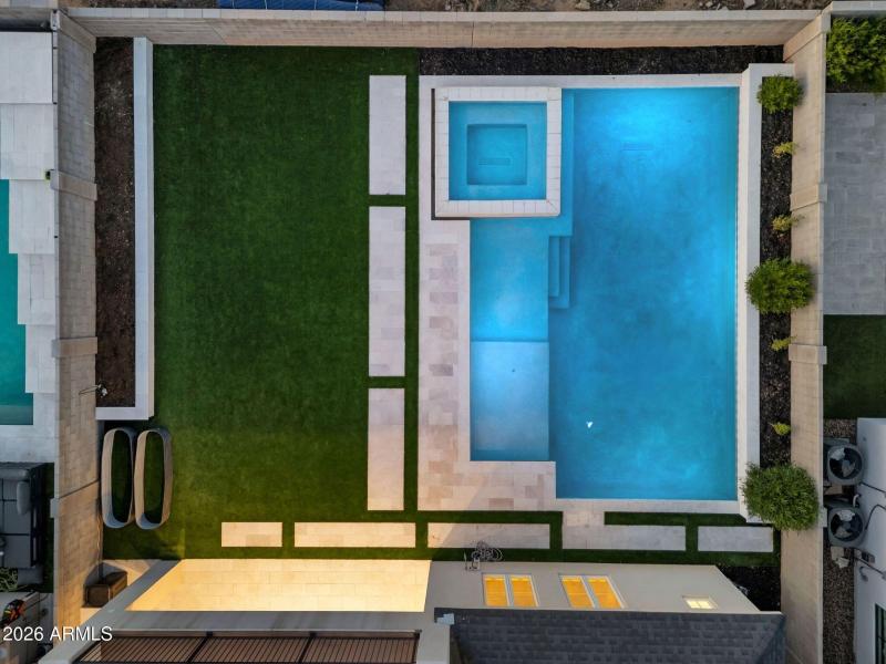 084_100-web-or-mls-96-natalie_way_796