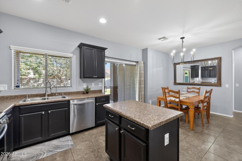 13)KITCHEN