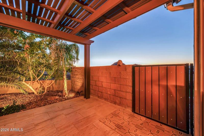 565 W Perkins St Twilight-21