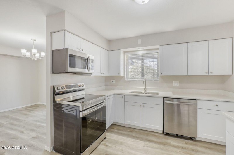 864 N 62nd St - Web Quality - 016 - 16 K