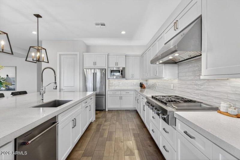 008_31-web-or-mls-67-e_marsh_rd_395