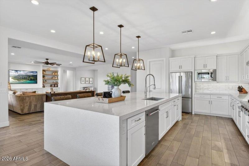 013_30-web-or-mls-66-e_marsh_rd_832