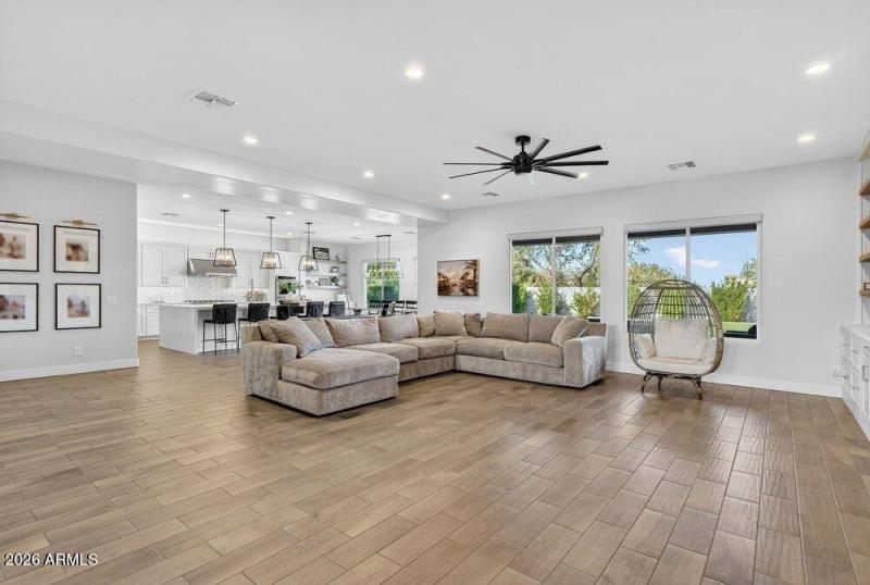 015_11-web-or-mls-77-e_marsh_rd_144