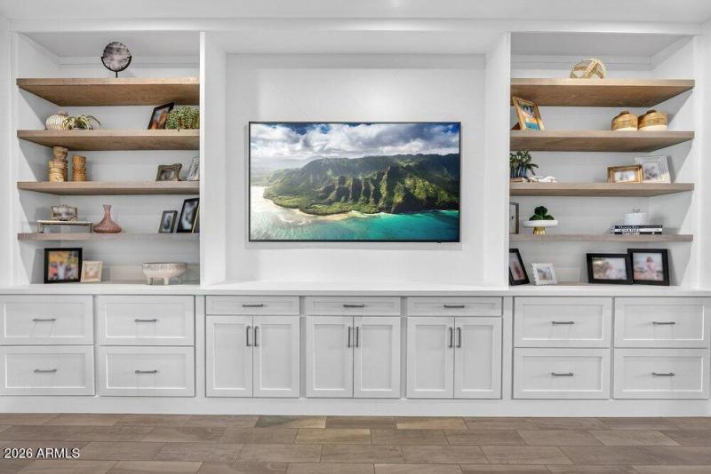 019_15-web-or-mls-79-e_marsh_rd_700