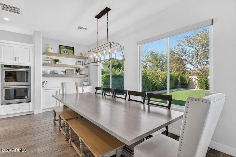 021_40-web-or-mls-72-e_marsh_rd_896