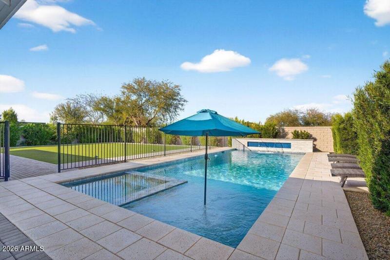 050_74-web-or-mls-01-e_marsh_rd_1_314