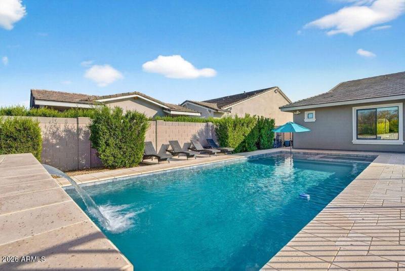 051_75-web-or-mls-03-e_marsh_rd_1_844