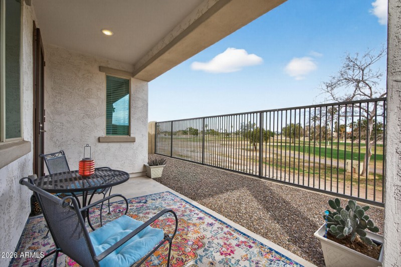 Back Patio w GOLF VIEW!!