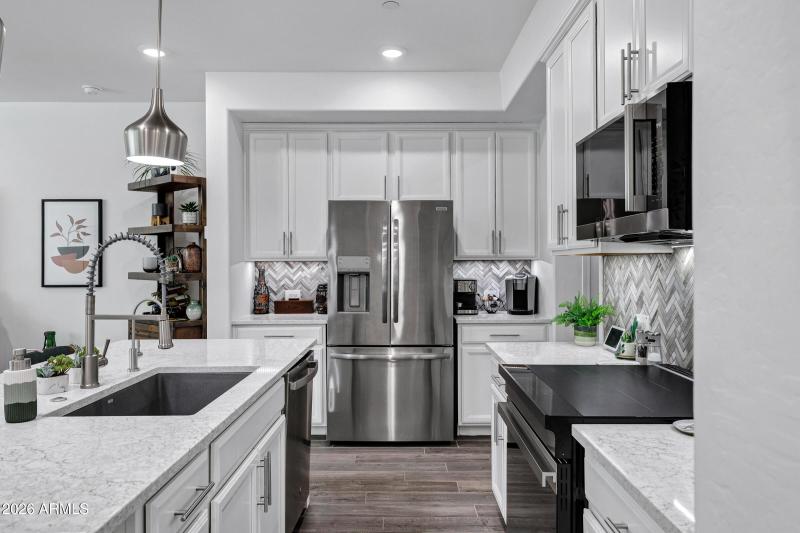 1825 E Hampton Ln-12