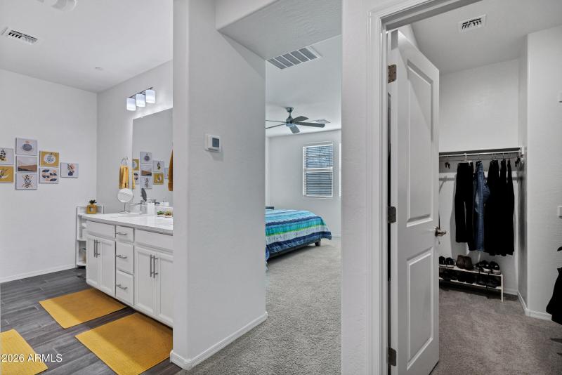 1825 E Hampton Ln-19