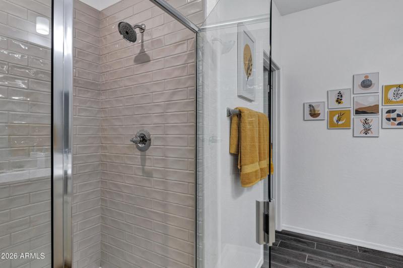 1825 E Hampton Ln-23