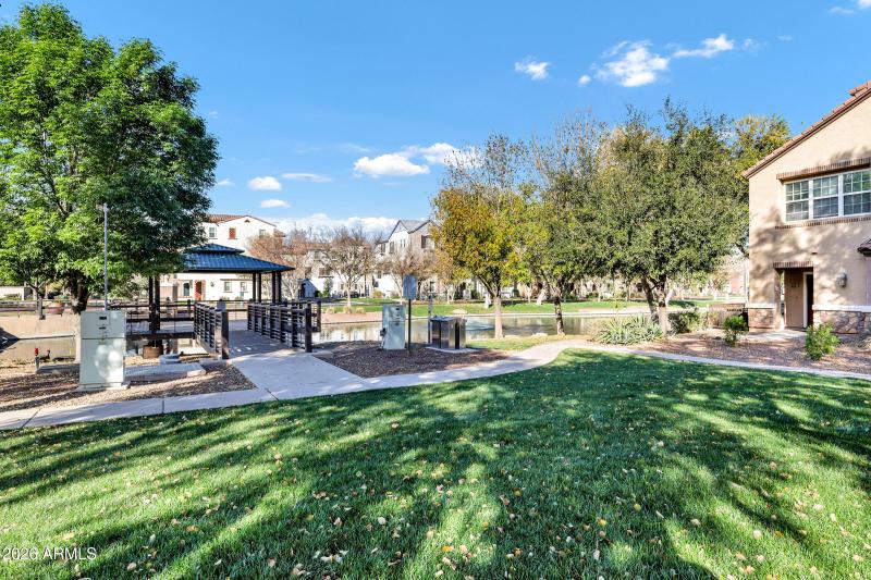 1825 E Hampton Ln-28