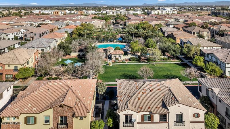 1825 E Hampton Ln-31