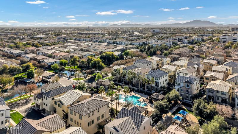 1825 E Hampton Ln-34