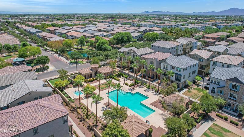 1825 E Hampton Ln-38