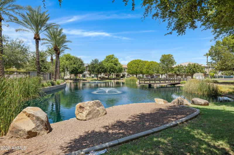 1825 E Hampton Ln-41