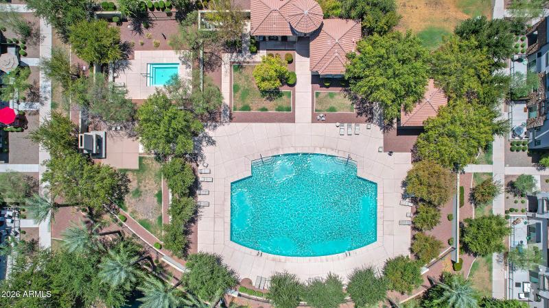 1825 E Hampton Ln-54