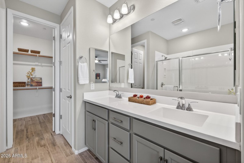 Primary Bath towards Walk In