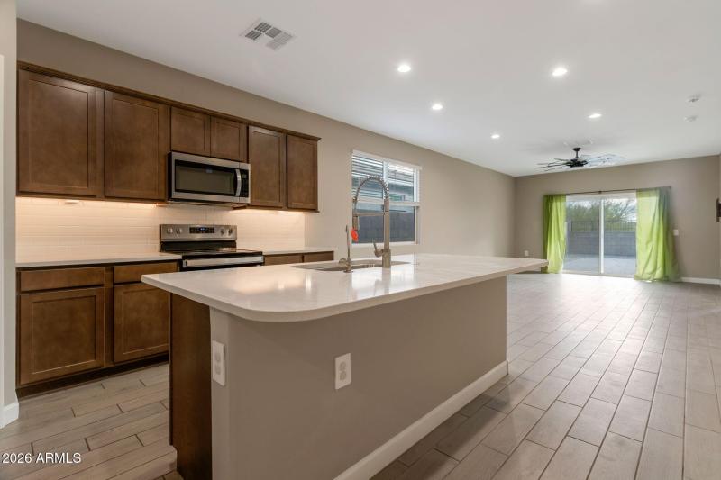 4-web-or-mls-Qp-9001