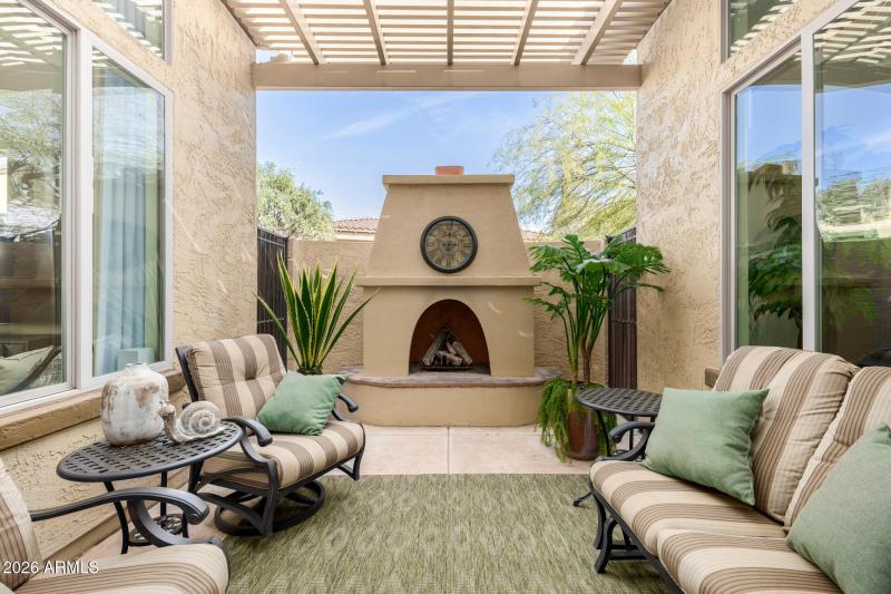 Courtyard w/Pergola