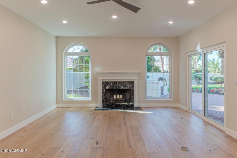 photo_87707664-1500x1000