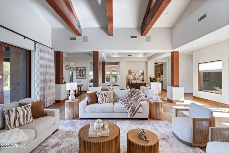 025-Living Room to Bar