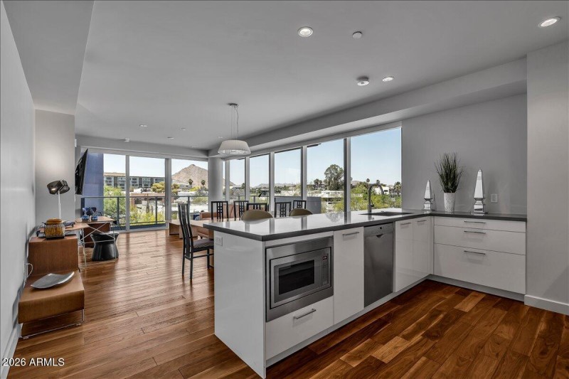 10-2023-05-02 10.00.18-2