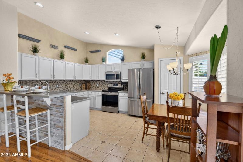 15-web-or-mls-15 E Cathy Ct